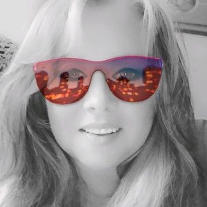 Meet your Posher, Pamela